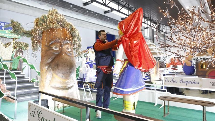 Las carrozas de la cabalgata de Reyes de Vigo se ponen a punto