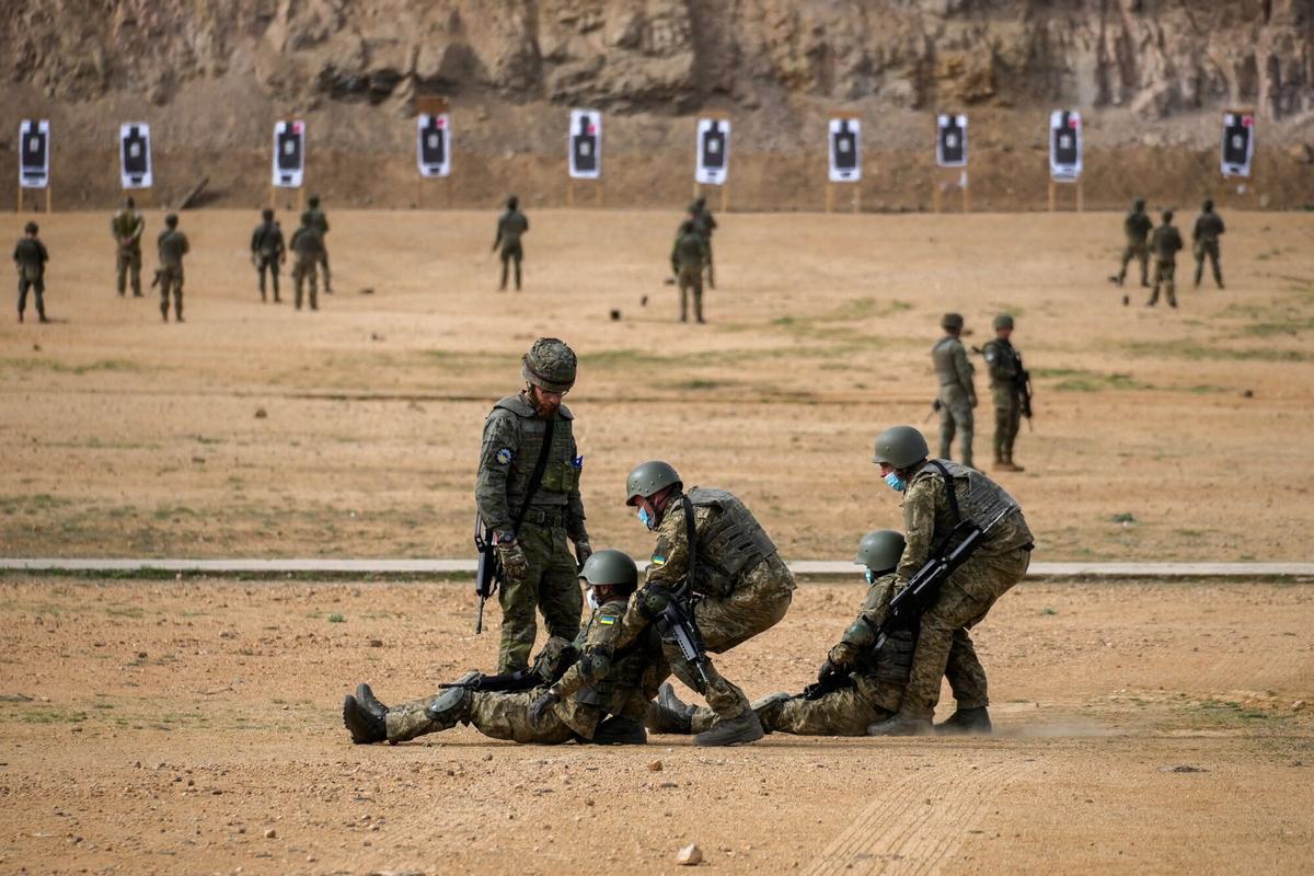 El Ejército de Tierra entrena a militares ucranianos en la Academia de Infantería de Toledo