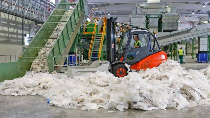 Saica baraja abrir más plantas de reciclado de polietileno