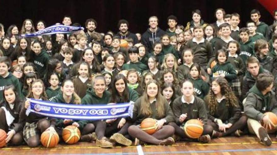 El Unión Financiera promociona el baloncesto en las Teresianas