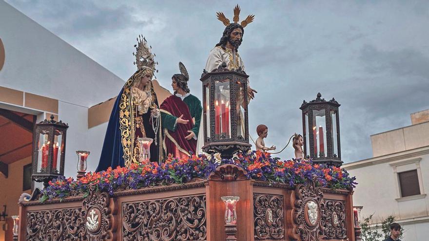 Aguilar de la Frontera: Pasos, silencio, luz y fe que caminan tras la cruz