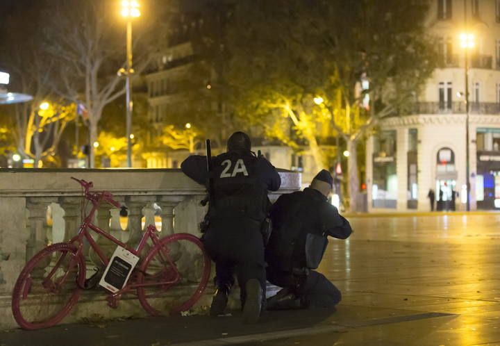 Falsa alarma terrorista en París en pleno recuerdo de las víctimas