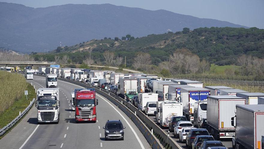 El Parlament avala la vinyeta com a sistema de pagament a les autopistes catalanes després del col·lapse de l'AP-7