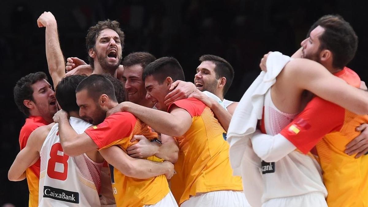 Los jugadores de la selección celebran el título europeo el pasado verano