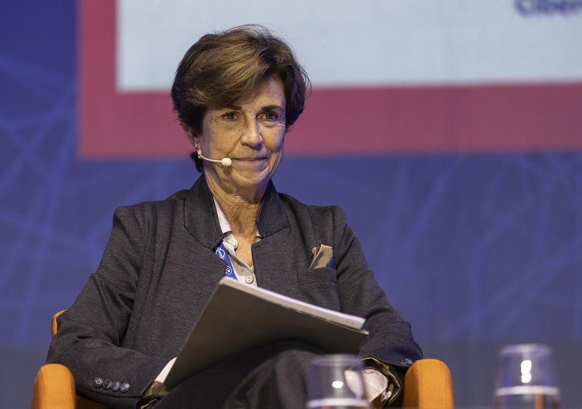 Ángeles Santamaría, consejera independiente de Mapfre y FFCC