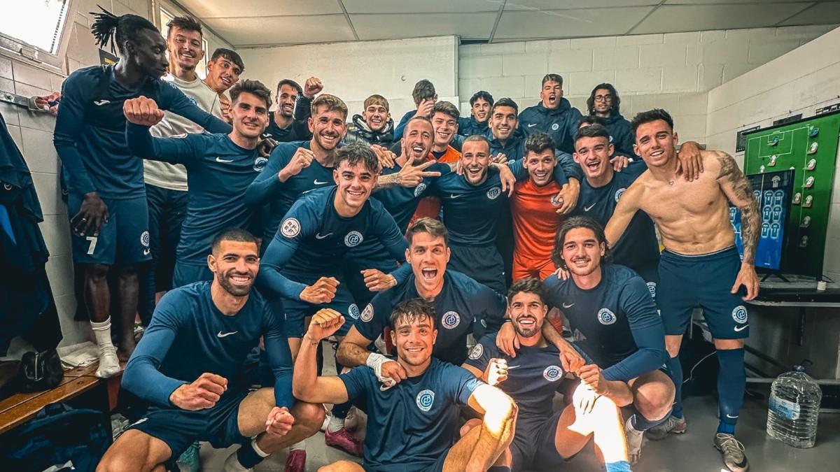 El Badalona Futur celebró el triunfo ante la Penya Deportiva