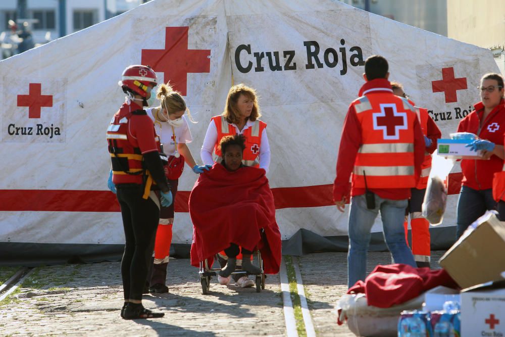 Llegan al puerto de Málaga 52 inmigrantes rescatados