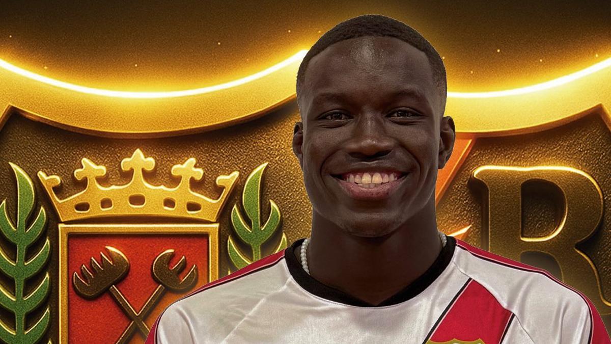 Nobel Mendy, con la camiseta del Rayo