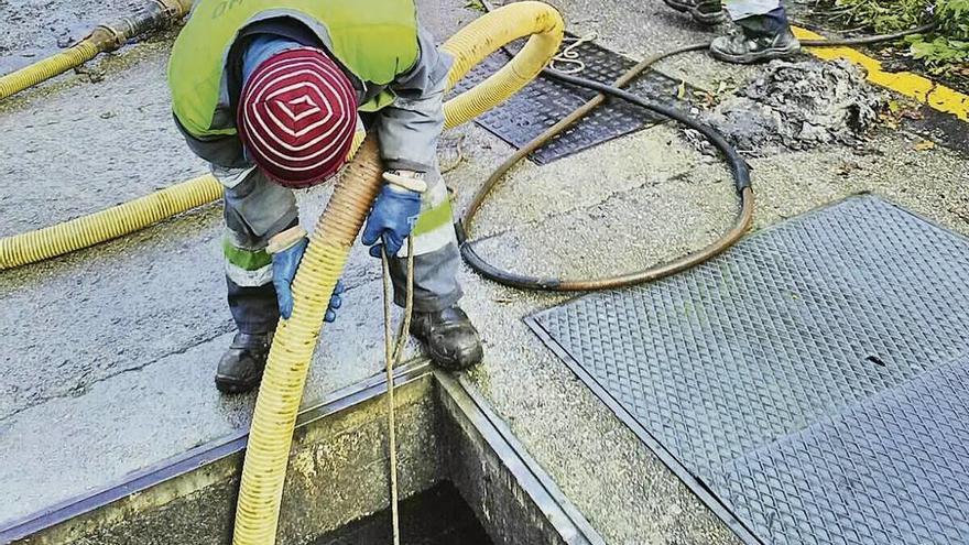 Trabajos en la depuradora de Aguete. // Faro