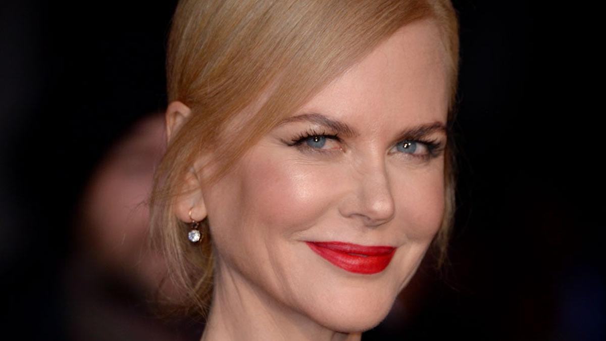 Nicole Kidman con recogido en una alfombra roja
