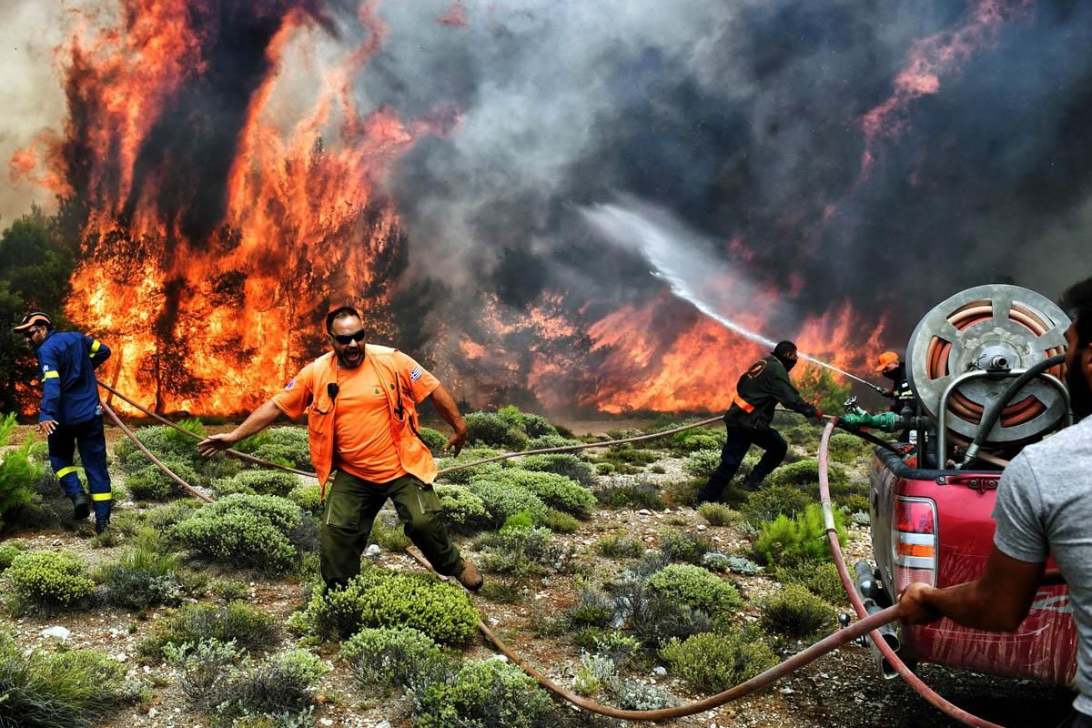 Los incendios que rodean Atenas