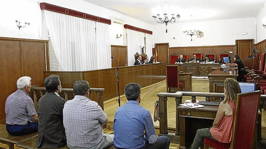 Suspendido el juicio por falsedad contra el exalcalde y tres exediles de Berlanga