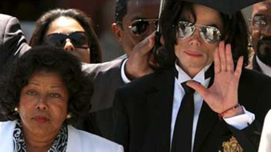 La madre de Michael Jackson obtiene la custodia de los hijos del cantante