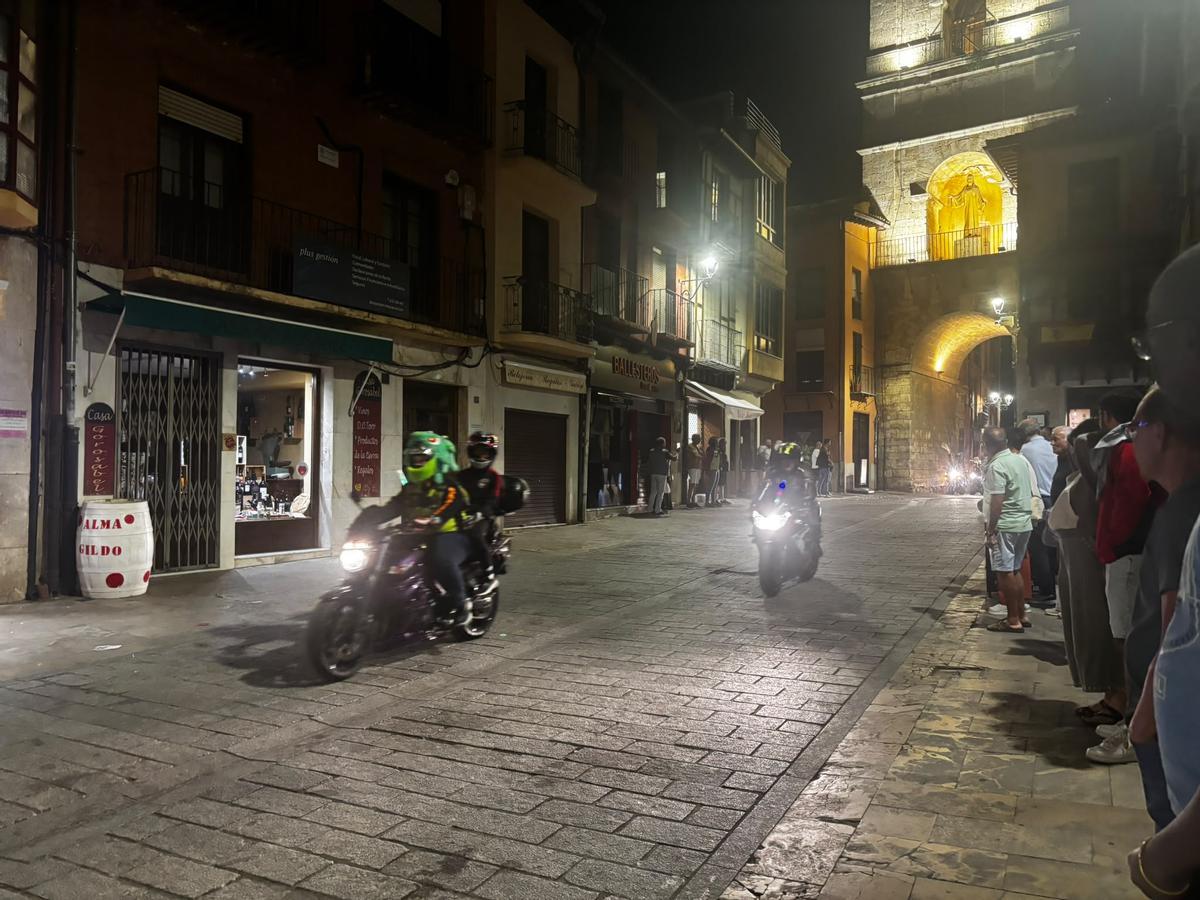 Toro se rinde al motor: emotivo desfile de antorchas y homenaje en la Plaza Mayor