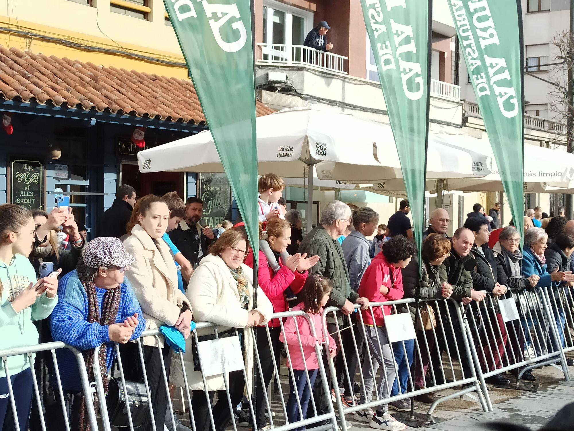 Casi 1.500 participantes disputan la carrera de Fin de Año de Pola de Siero