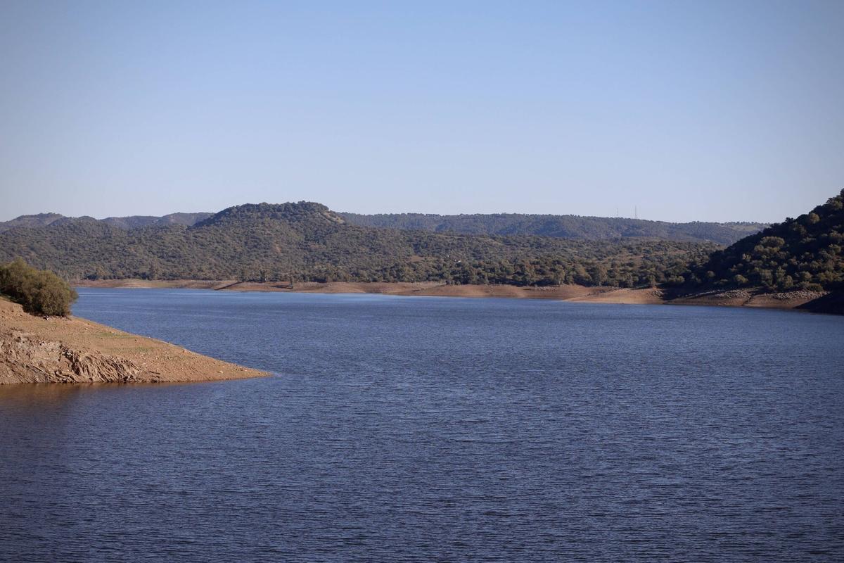 Presa del Embalse de San Rafael de Navellana