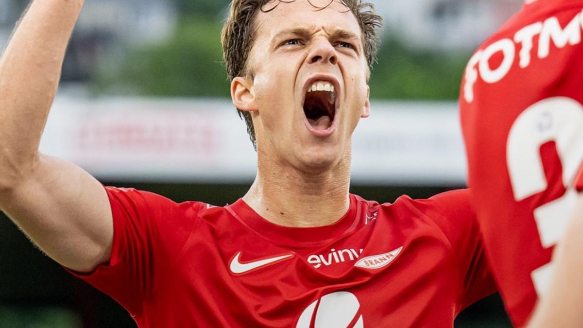 Felix Horn Myhre celebra un gol con el Brann