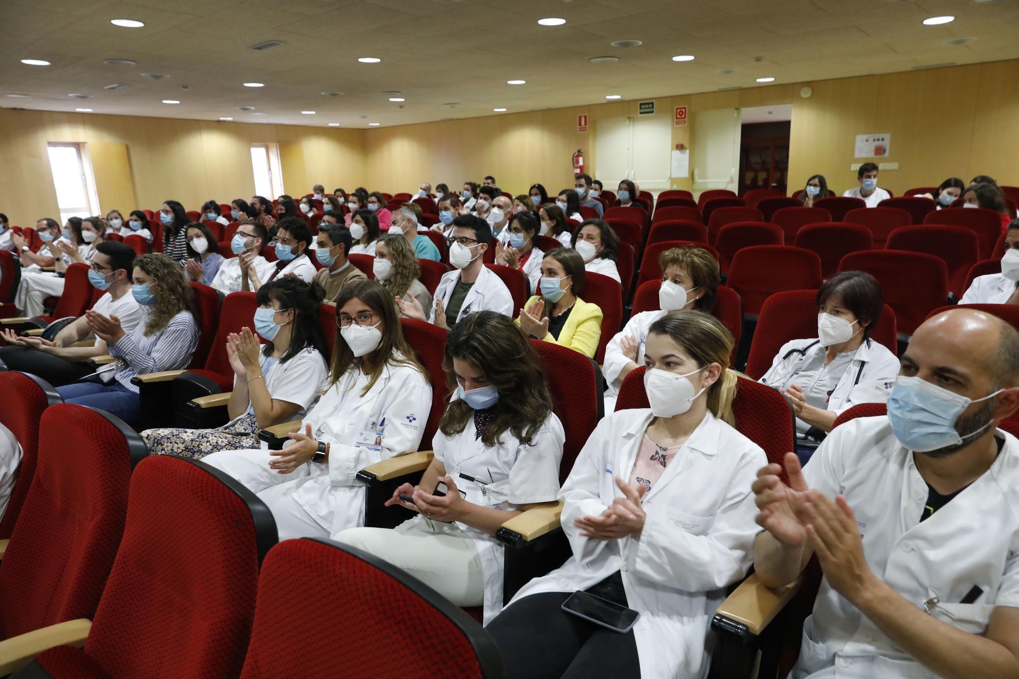 En imágenes: Despedida a los residentes en el Hospital de Cabueñes