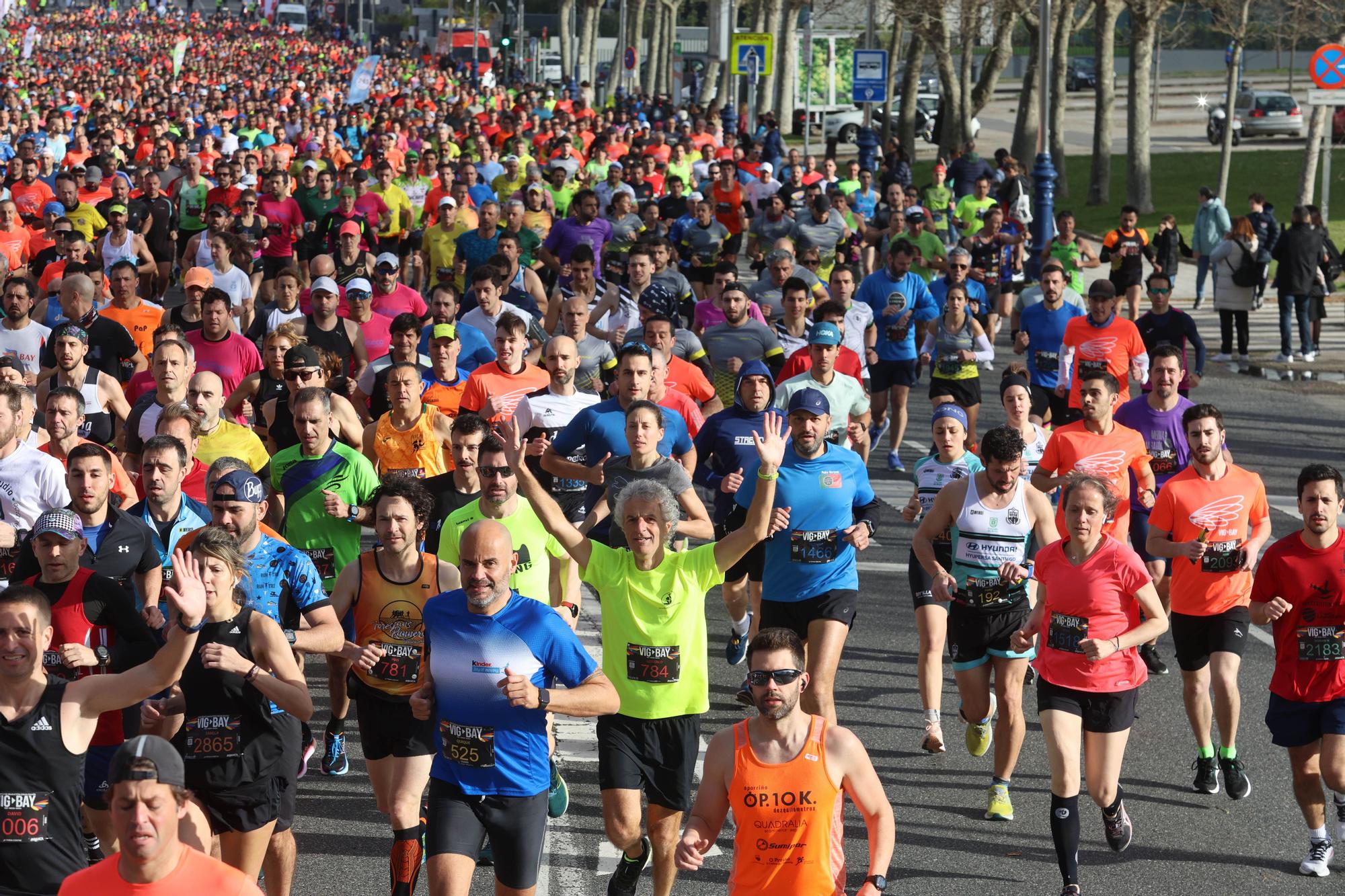 Vig-Bay: 4.000 pares de zapatillas camino de Baiona