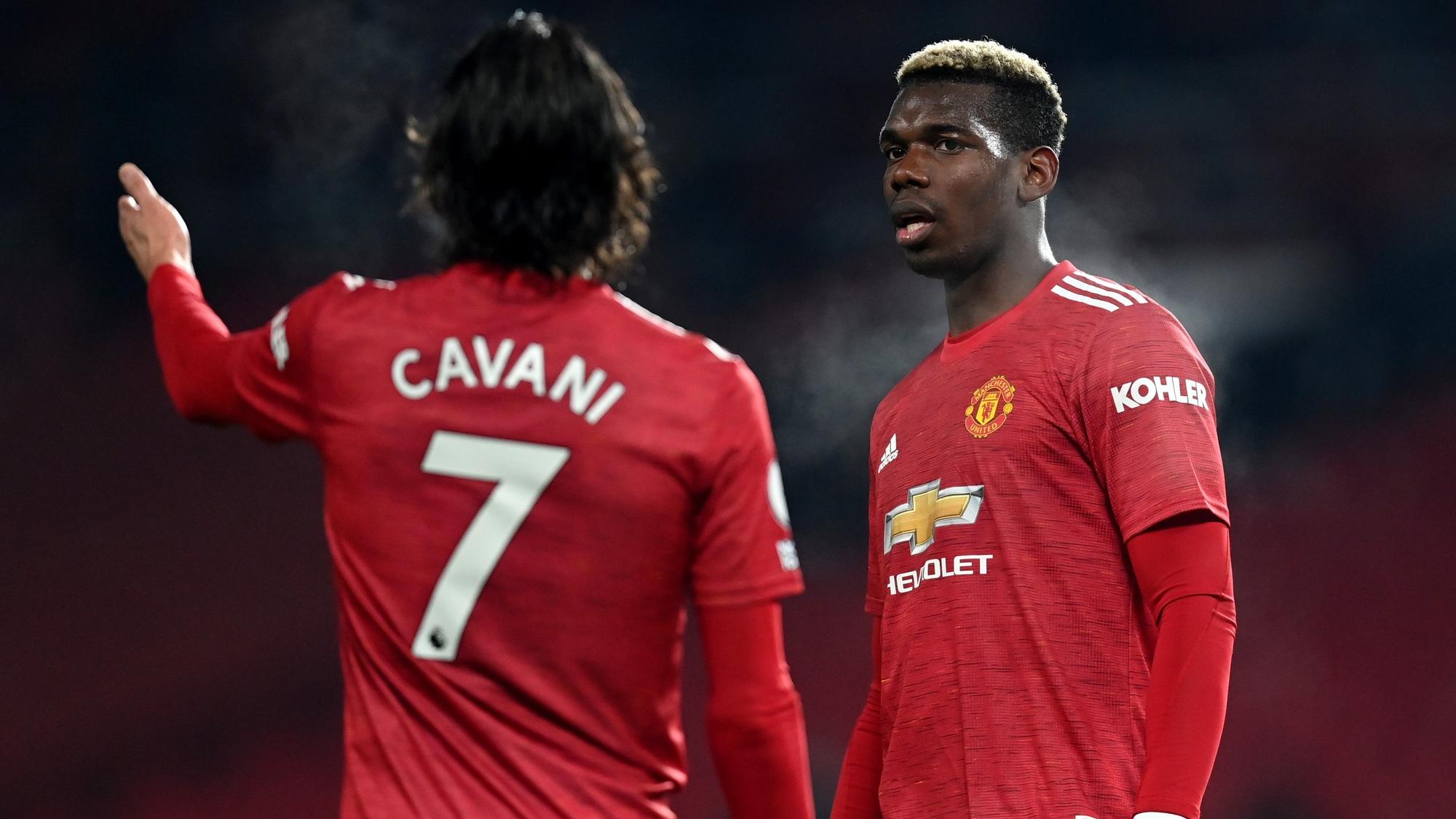 Cavani, junto a Pogba en un partido del United.