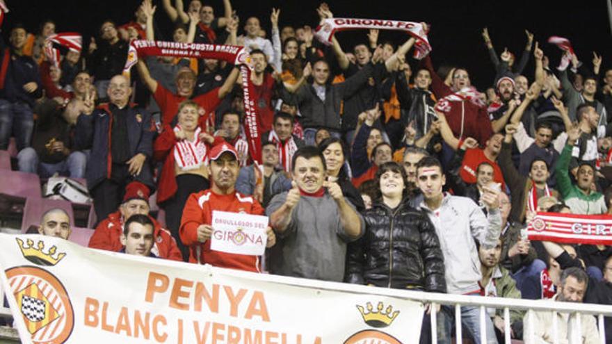 Uns 1.500 seguidors del Girona posen color a la grada i guanyen l&#039;altre  partit davant l&#039;afició local