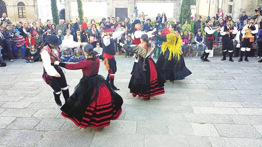 Galicia encara el día más festivo del año: dos centenares este 15 de agosto