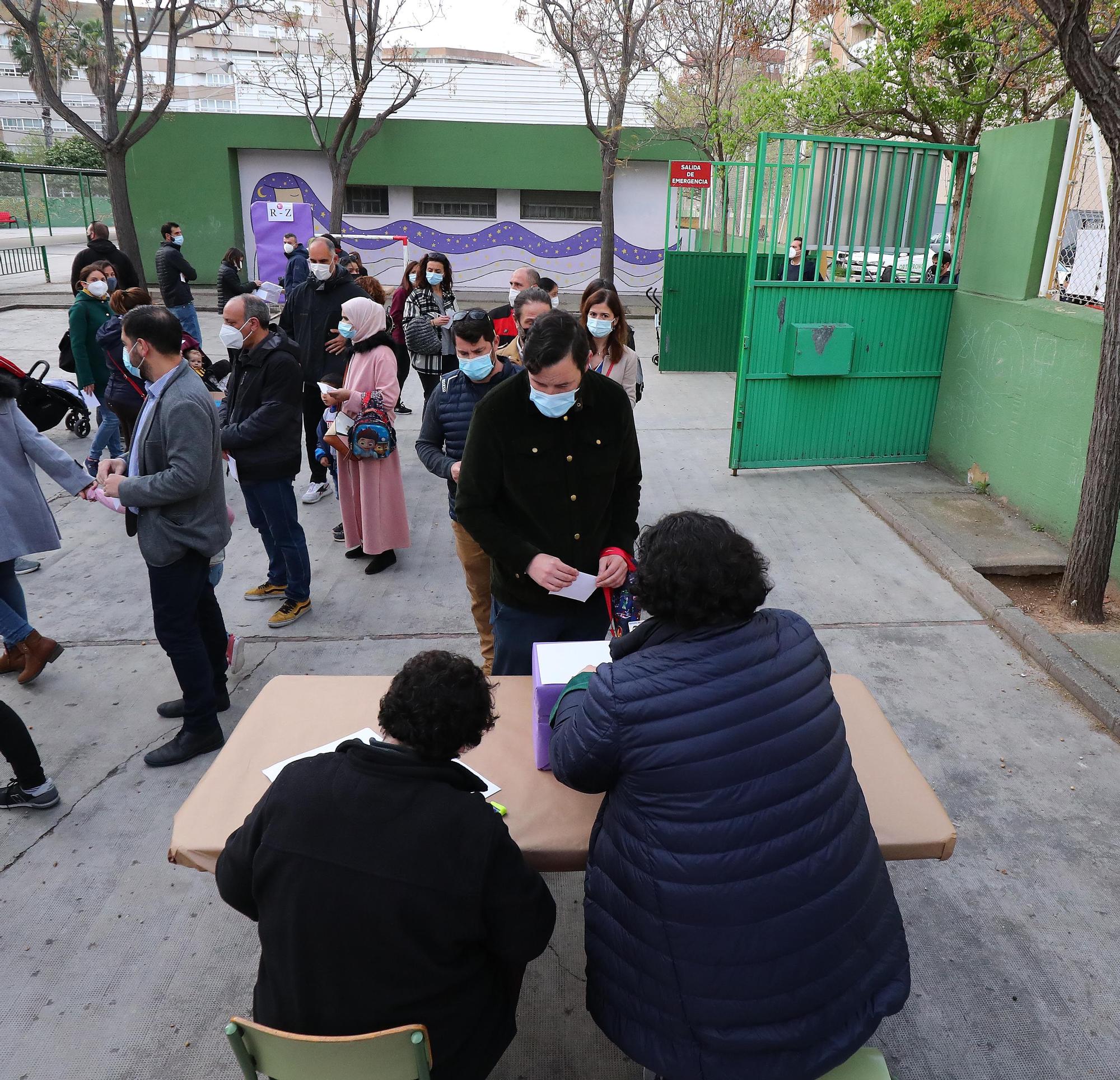 Los colegios retoman la votación de la jornada escolar tres cursos después