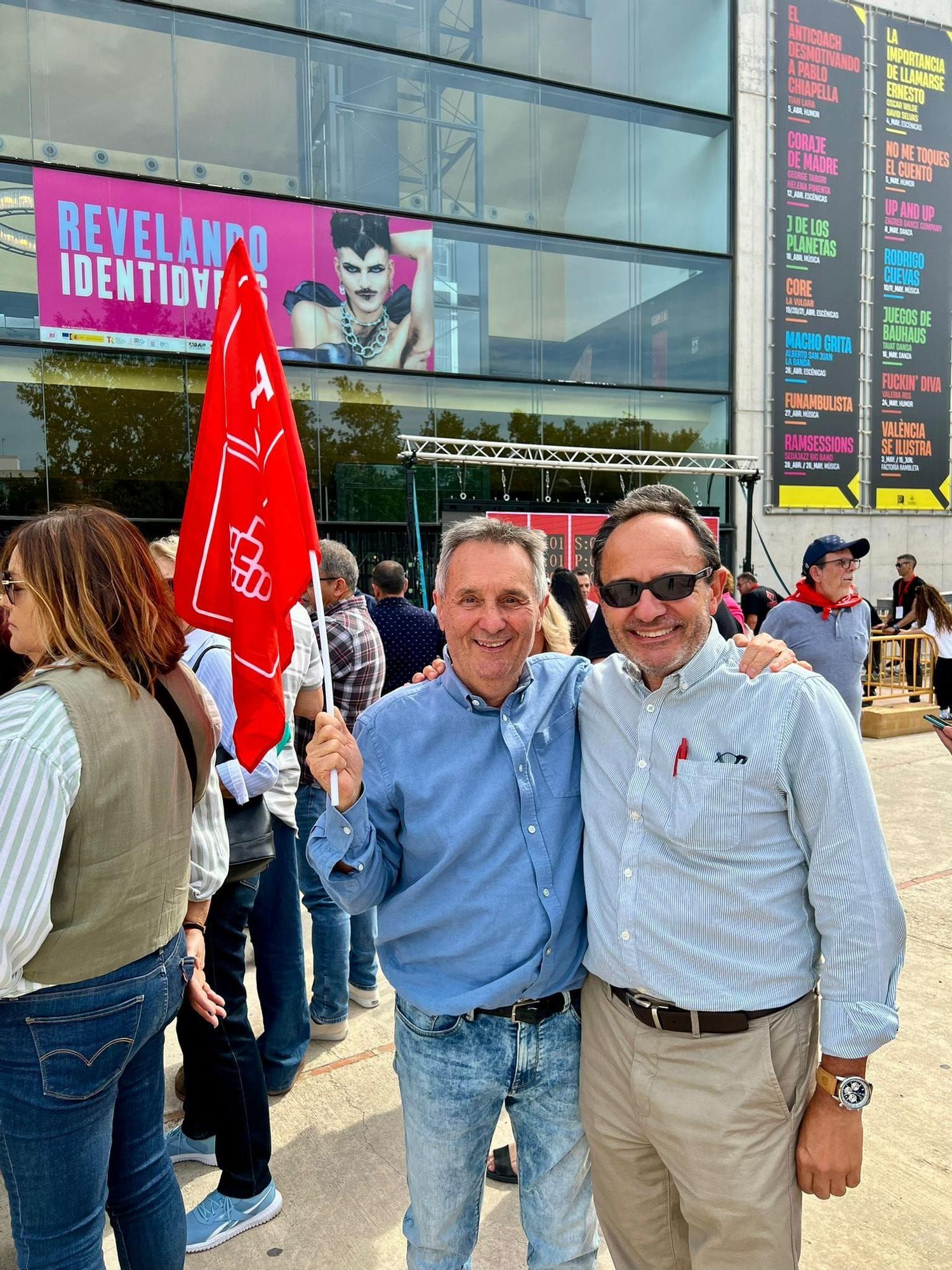 Socialistas de Torrent en el inicio de campaña.