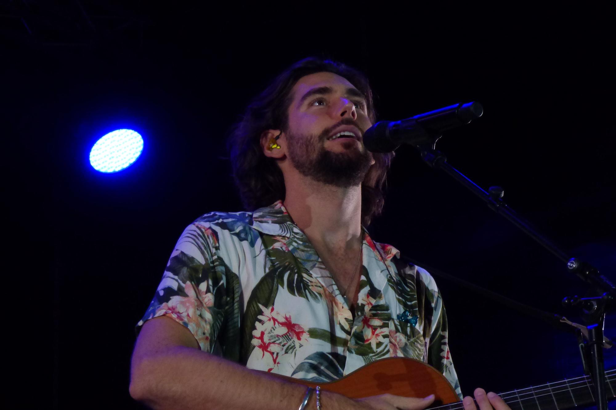 Sara Roy, Greg Taro i Alvaro Soler animen un públic enèrgic a la Ciutadella de Roses