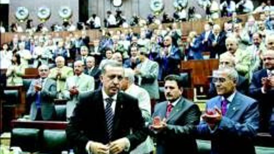 Erdogan promete descubrir a los responsables del atentado