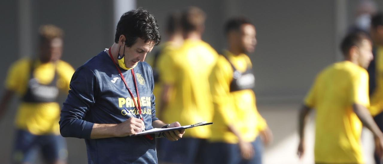 El técnico del Villarreal, Unai Emery, es un estudioso de las jugadas de estrategia.