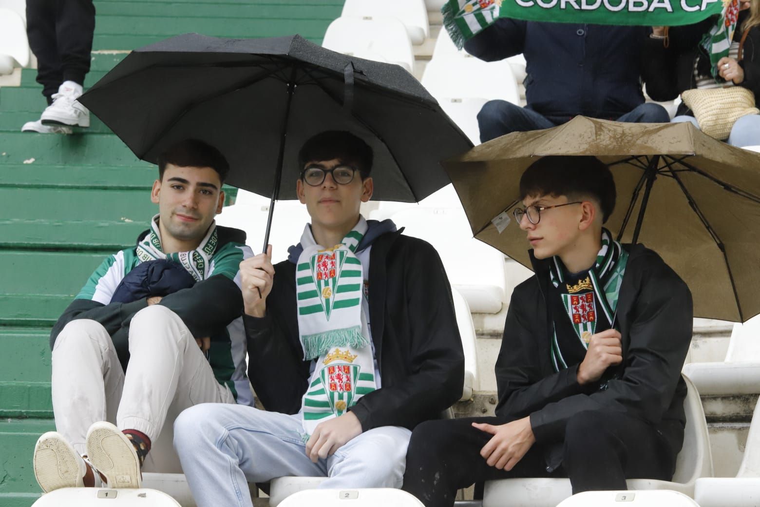 Córdoba CF-Racing de Santander | Las imágenes de la afición blanquiverde en El Arcángel