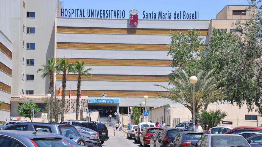 Fachada principal del hospital del Rosell, en Cartagena.