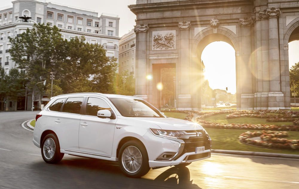 Mitsubishi Outlander Phev 2019