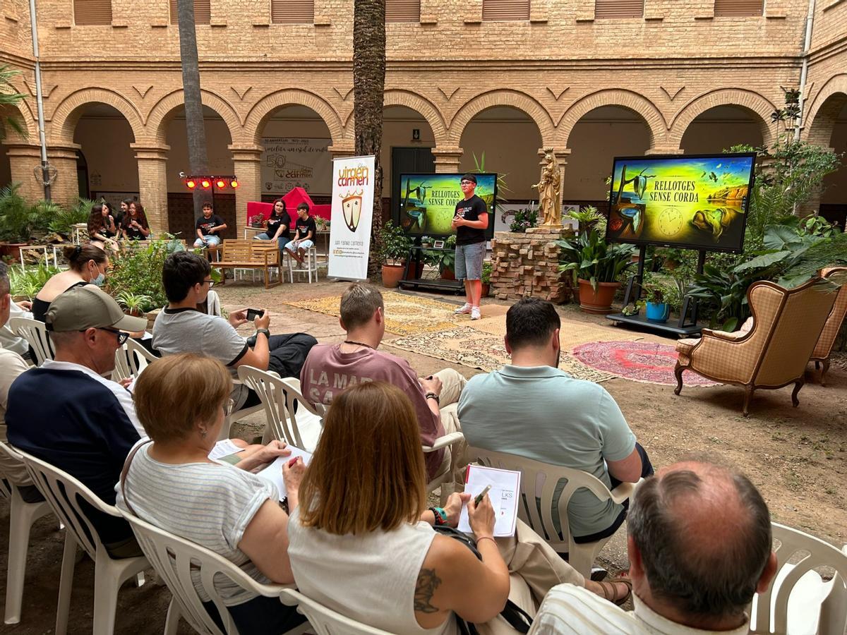 Fotogalería I El alumnado del colegio Virgen del Carmen de Vila-real celebra nueva edición del 'Carmel Talks'