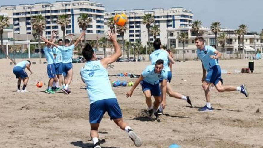 El Llevant s&#039;entrena a la platja de La Patacona