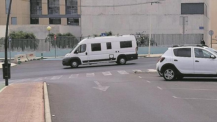 Peñíscola ‘trocea’ un vial para evitar dudas a los conductores