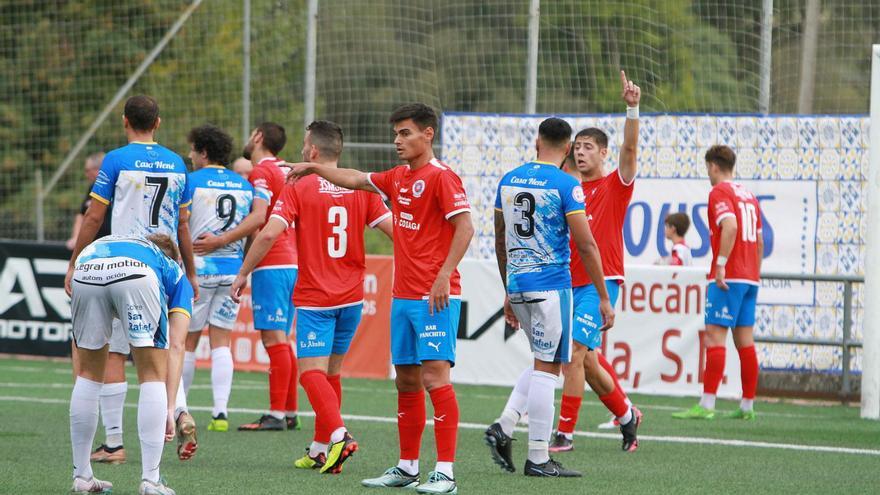 El Arzúa se marchó de Oira con un resultado de 5-1 en la primera vuelta. |  // IÑAKI  OSORIO