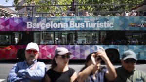 El Bus Turístic de Barcelona perd un 36% de viatgers des del 2019 i reactiva la parada de plaça Catalunya per frenar la caiguda