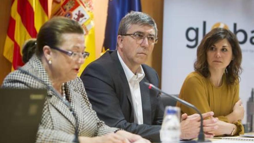 La presidenta de la Cámara de Castelló con el conseller de Economía.
