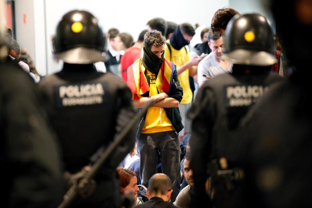Tensión en El Prat tras la sentencia del ''procés''