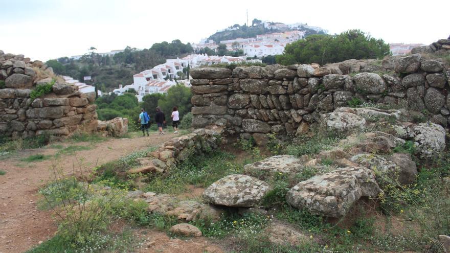 Roses refarà la muralla ensorrada al Castrum Visigòtic durant el Gloria