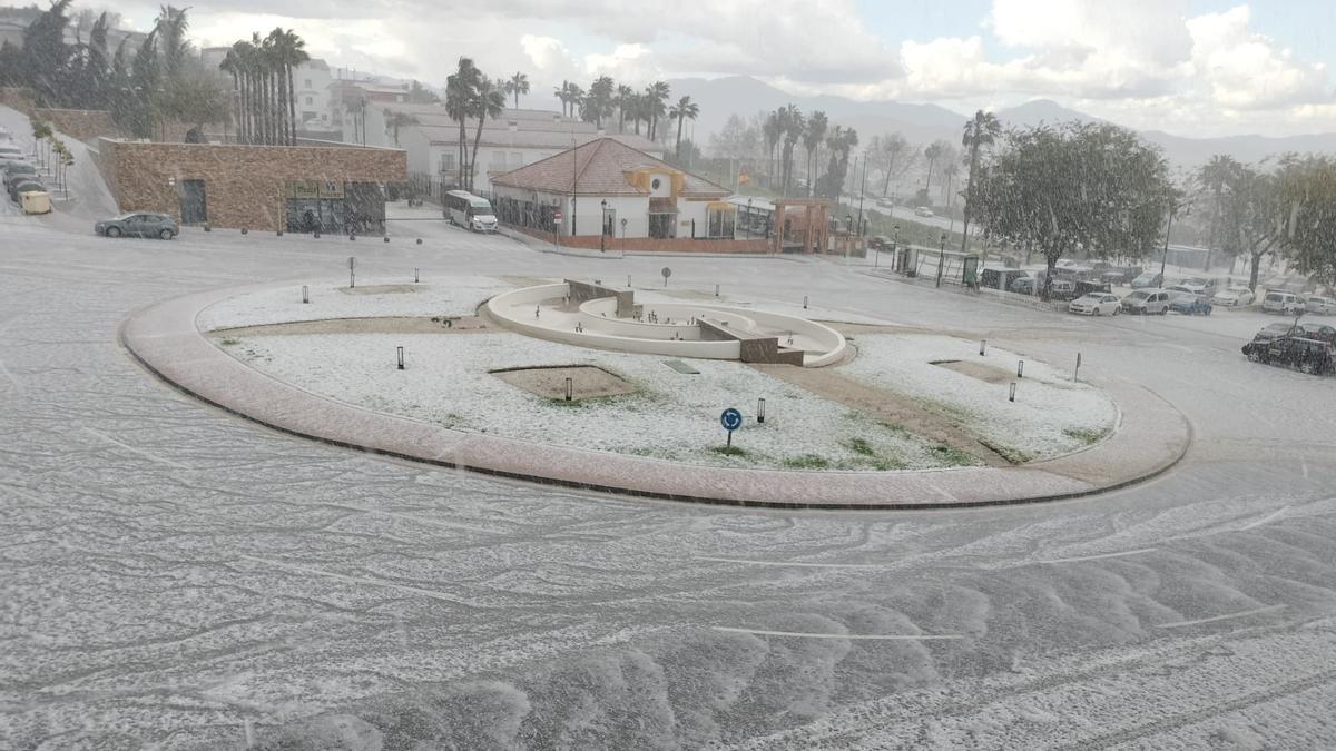Imagen de la granizada en Alhaurín el Grande compartida en X por @illakdice