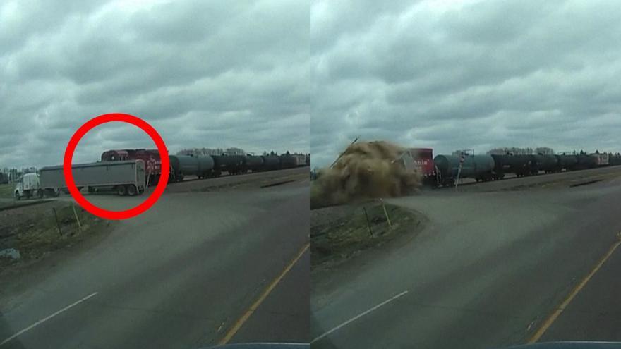 Graban el momento exacto en el que un tren impacta contra un camión en Estados Unidos