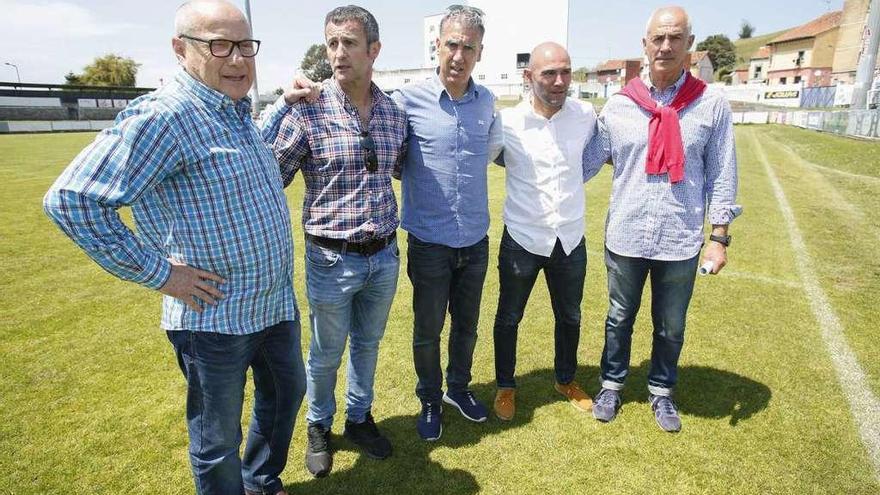 Luis Gallego, primero por la izquierda, en Miramar, con Nacho López, Oli, Manel y José Luis Argüelles.