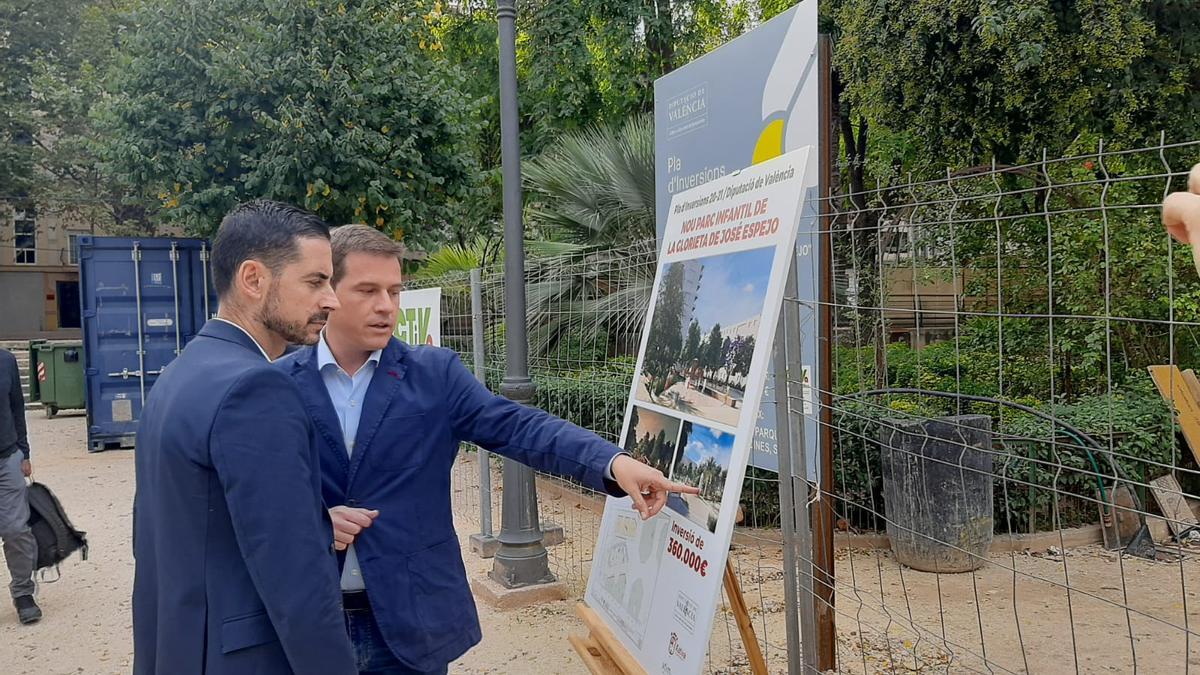 Roger Cerdà y Carlos Fernández Bielsa, en una visita de este último a Xàtiva.