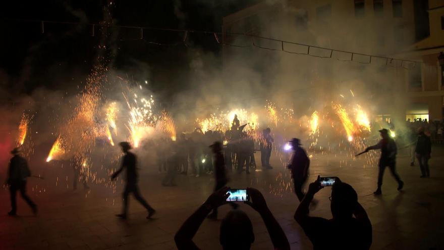 Tradició, devoció i pólvora: Burjassot celebra la “Pujà i Rodà de Sant Roc” 2025