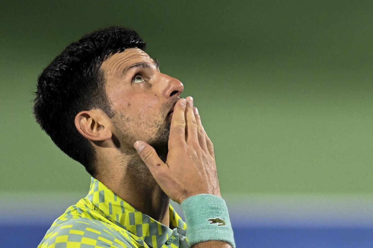 Djokovic sella el pase a semifinales al derrotar al polaco Hurkacz