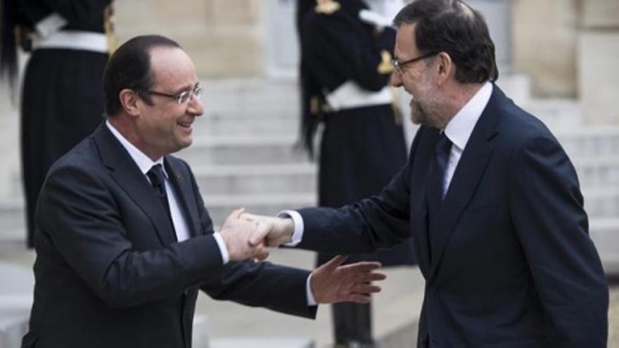 Rajoy se reúne con Hollande en el Palacio del Elíseo