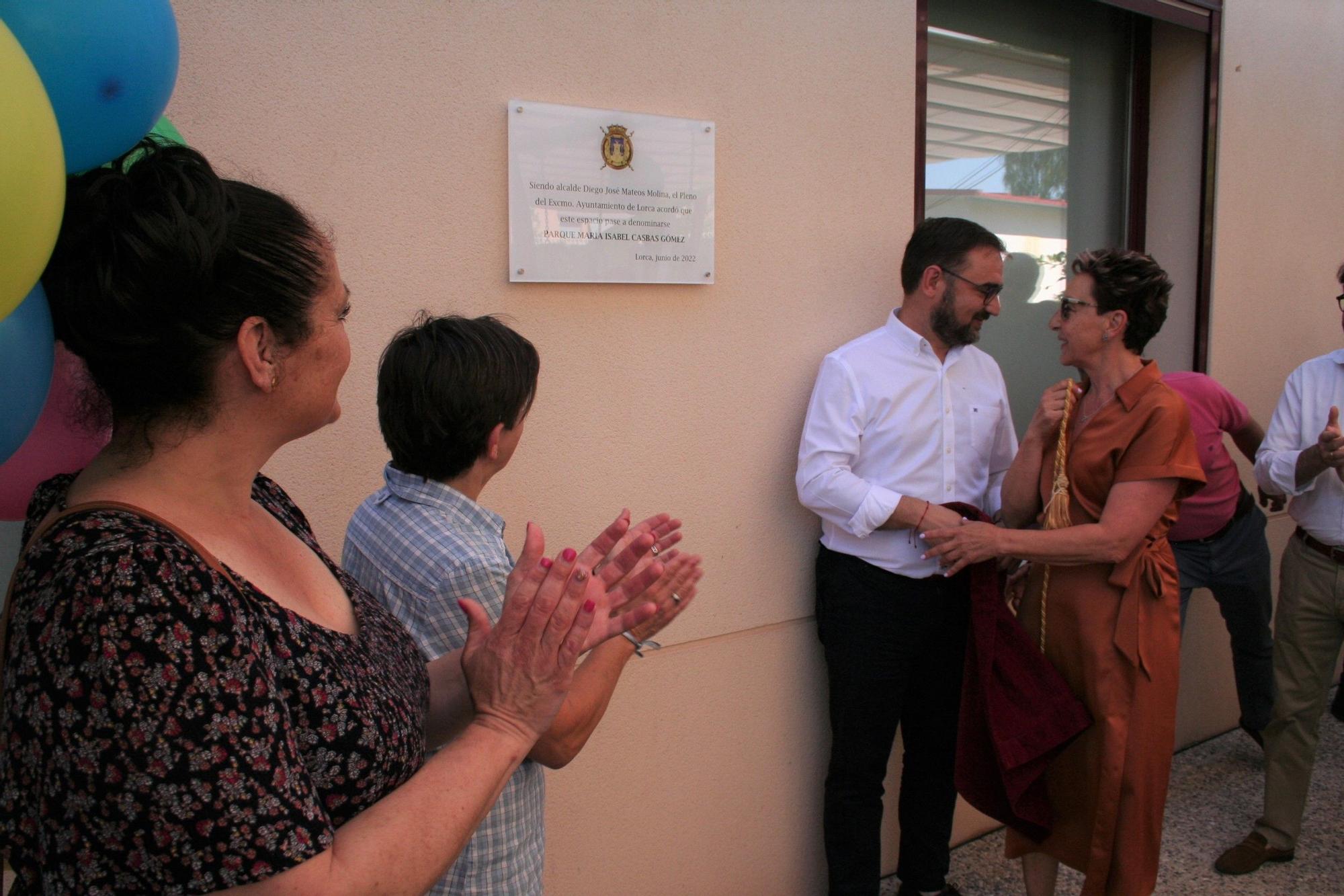 María Isabel Casbas da nombre al parque del Centro de Atención Temprana de Lorca